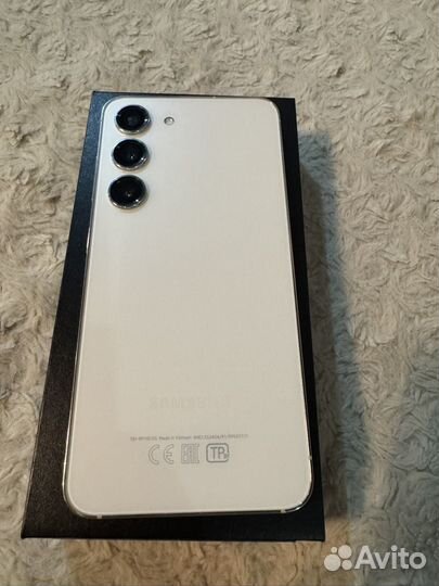 Samsung Galaxy S23, 8/128 ГБ