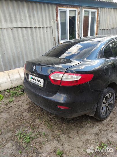 Renault Fluence 1.6 МТ, 2011, битый, 205 000 км