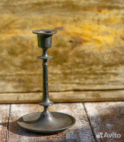 Бронзовый старинный подсвечник в патине