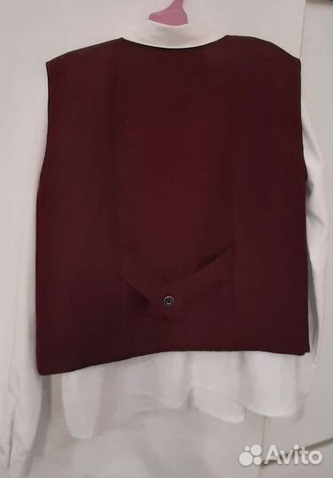 Жилеты для девочки 128 и 140 р-ры