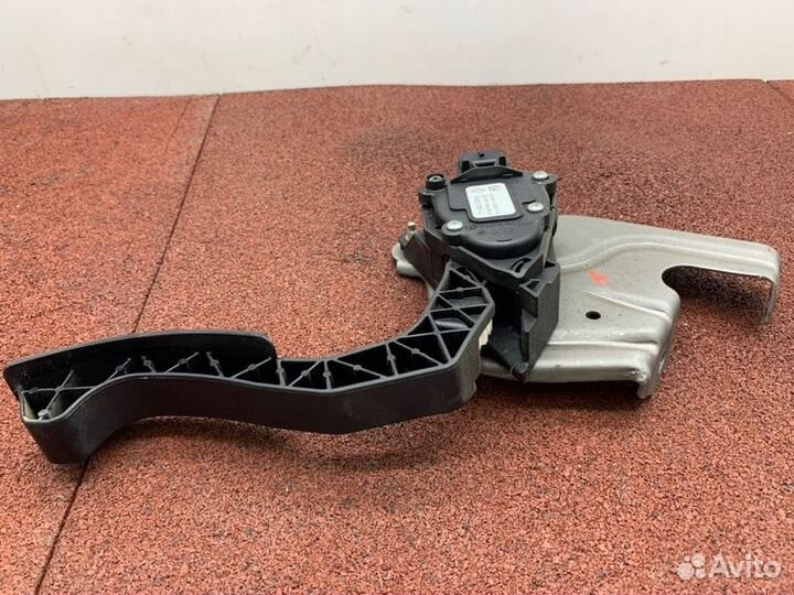 Педаль газа Renault Logan 2 L8 K7M812 1.6 2019