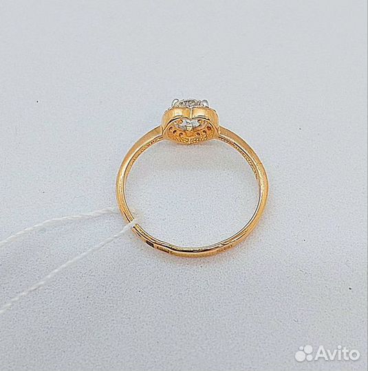 Золотое кольцо с камнем 15р