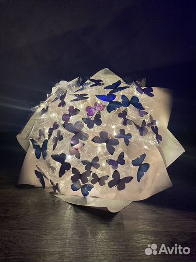 Букет из бабочек светящийся