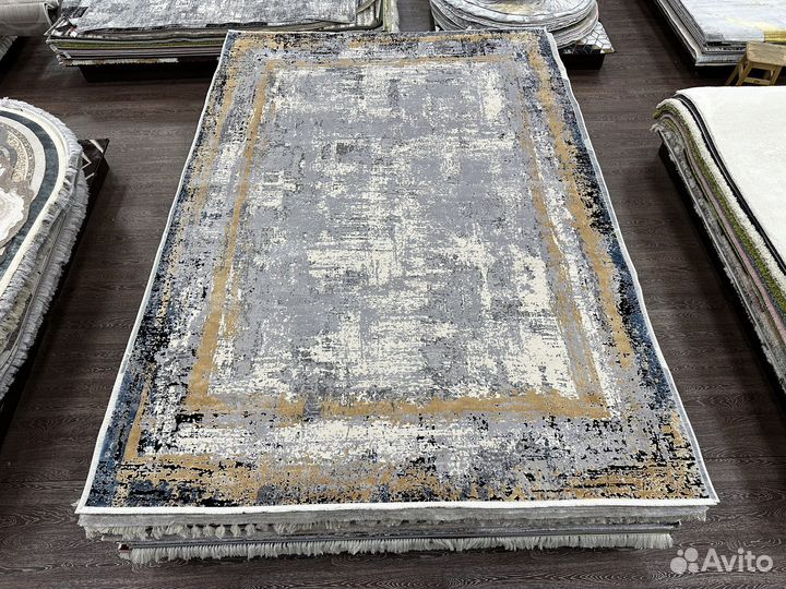 Ковер вискозный 2.4х3.4 новый