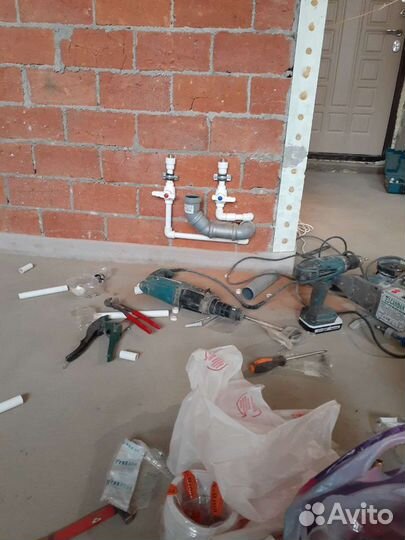 Слесарь-сантехник