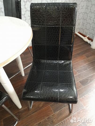 Кухонный стол и стулья комплект бу
