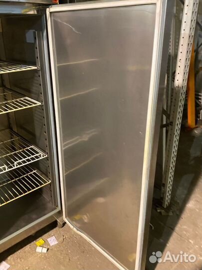 Холодильник из нержавеющей стали