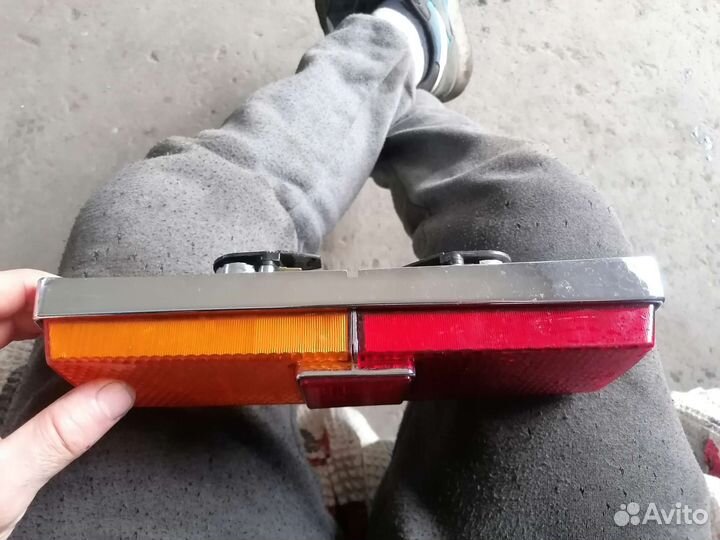 Задний фонарь