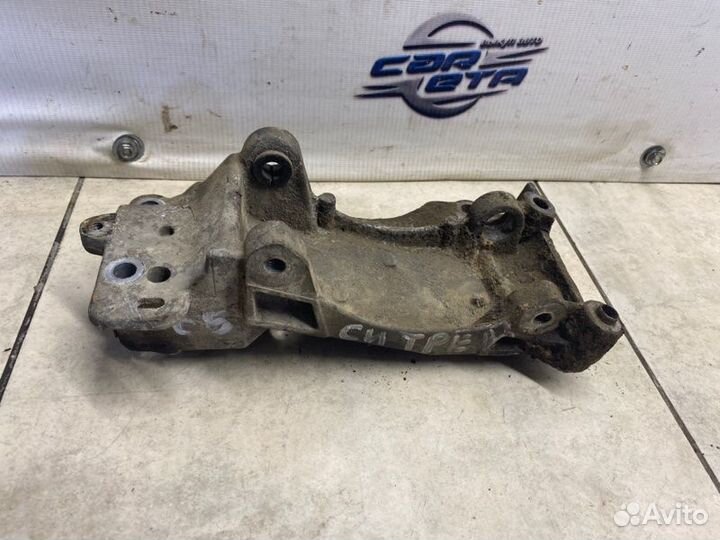 Кронштейн компрессора кондиционера Citroen C5