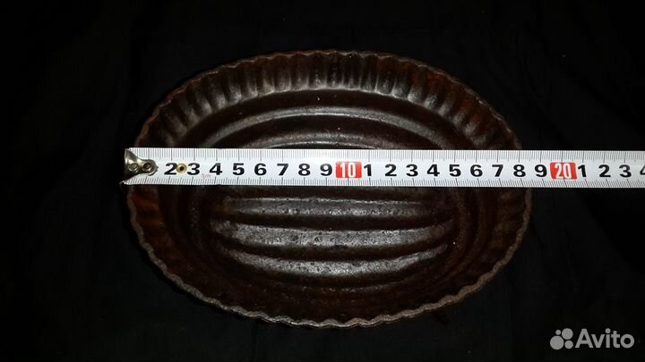 Старинная чугунная форма для хлеба