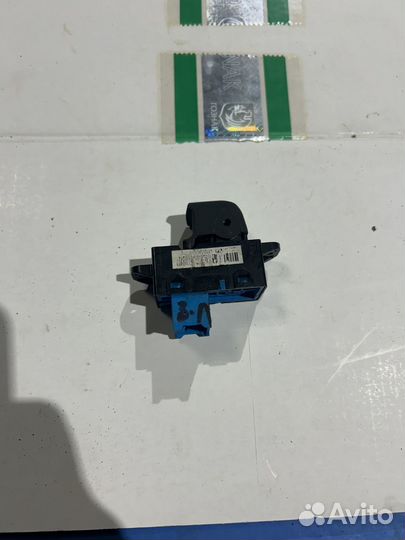 Кнопка стеклоподьемника kia rio 3