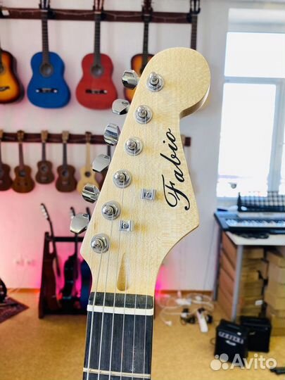 Электрогитара Новая