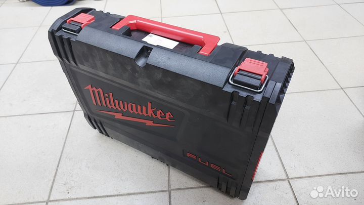 Шуруповерт импакт Milwaukee M 12 Fid (fuel)