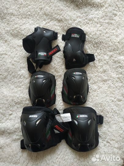 Детский комплект защиты Набор Roces S, черный