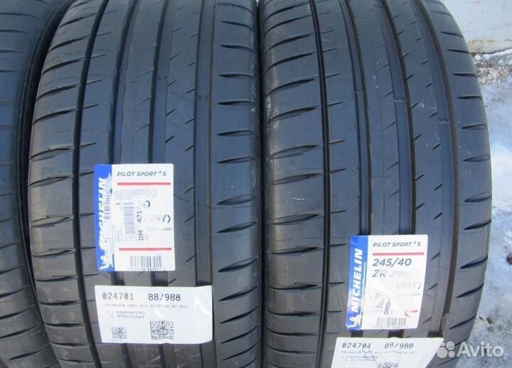 Michelin Pilot Sport 4 S 245/40 R20 и 275/35 R20 102Y