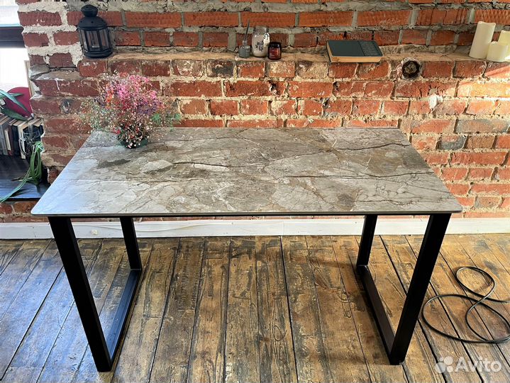 Письменный стол из керамогранита 600х1200х750