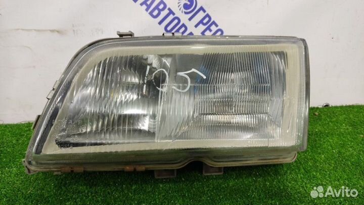 Фара передняя левая Mercedes-Benz W202 седан 1.8
