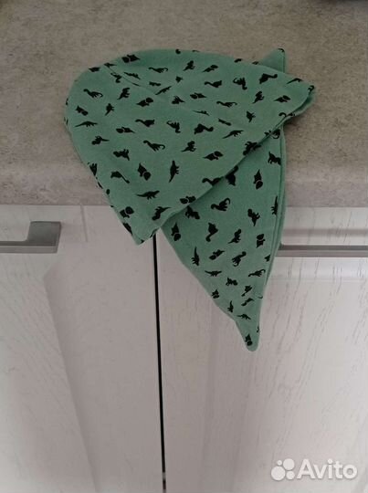 Шапка трикотажная с нагрудником 9-12 м