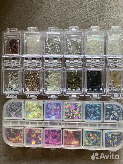 Стразы и украшения для ногтей