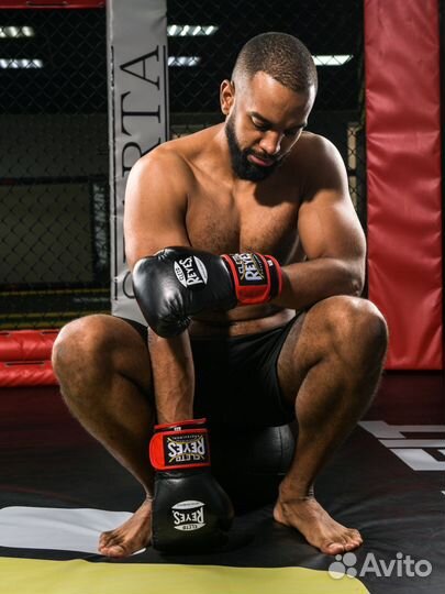 Боксерские перчатки