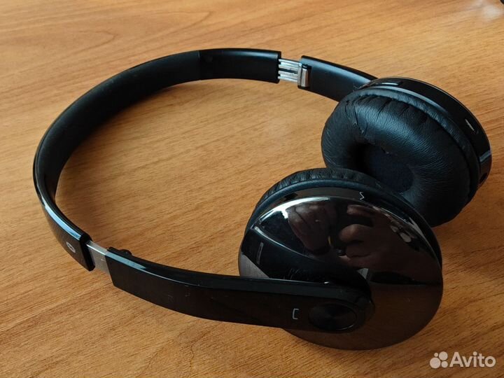 Беспроводные наушники LG HBS-600