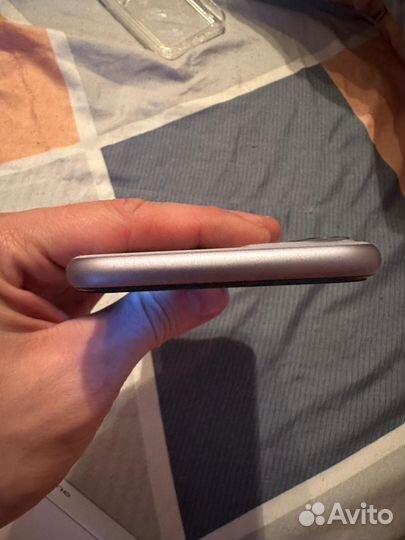iPhone 11 128