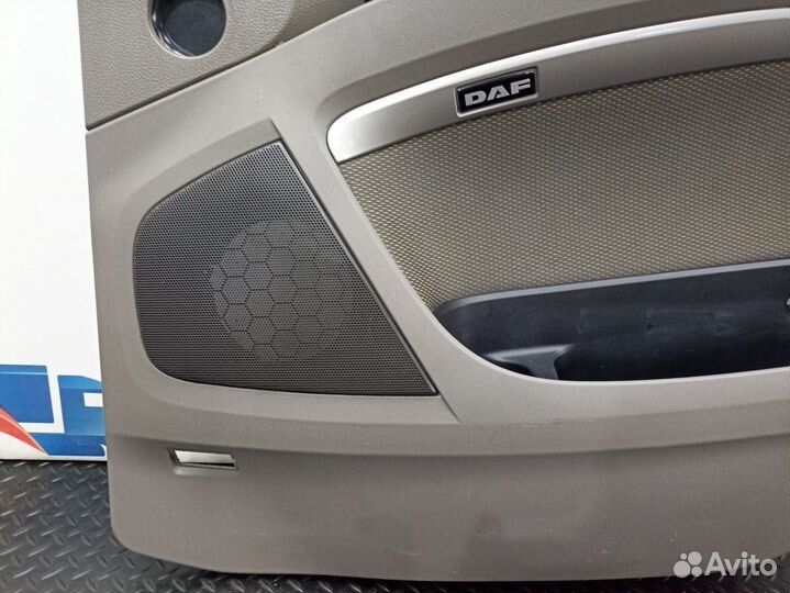 Обшивка двери правой Daf XF105