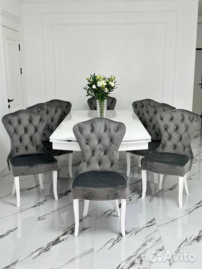 Кухонный стол и стулья новые