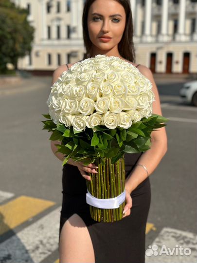 Шикарный букет мыльные белые розы 101 с доставкой