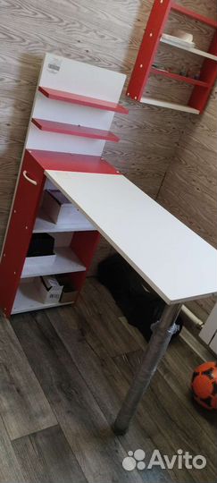 Маникюрный стол