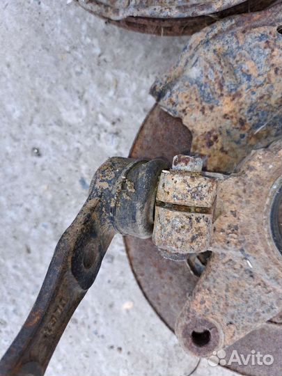 Поворотный кулак kia spectra левый правый