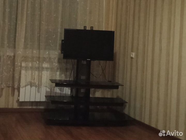 Стеклянная тумба