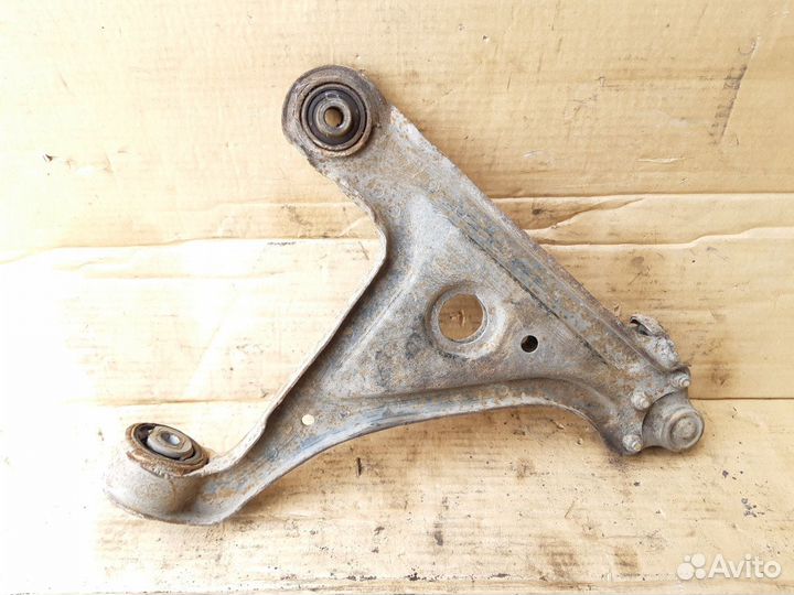 Рычаг передний Опель Омега Б