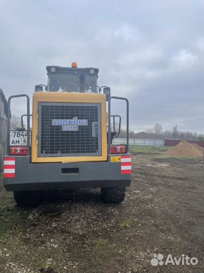 Фронтальный погрузчик