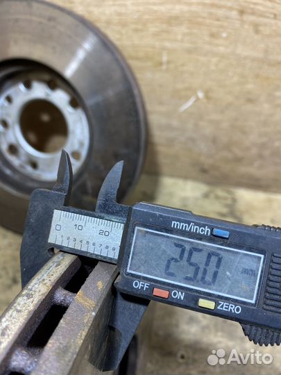 Комплект передних тормозных дисков Zafira B D208