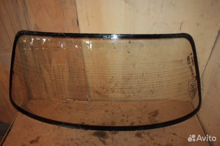 Стекло заднее mitsubishi galant E32A зад