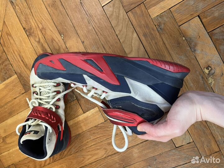 Баскетбольные кроссовки женские