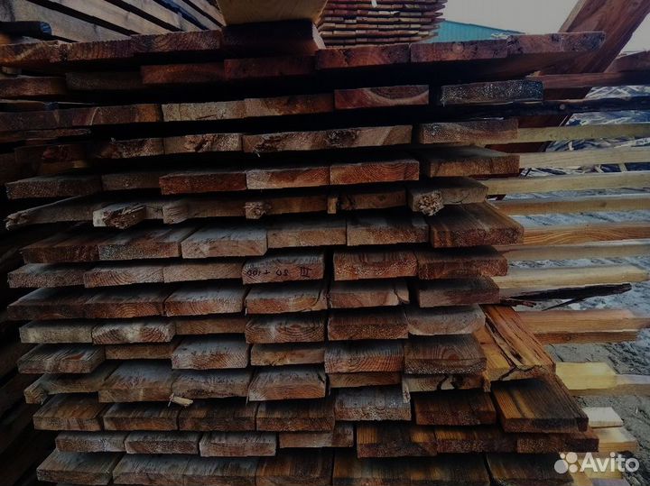Прочные доски из сосны для надежных конструкций