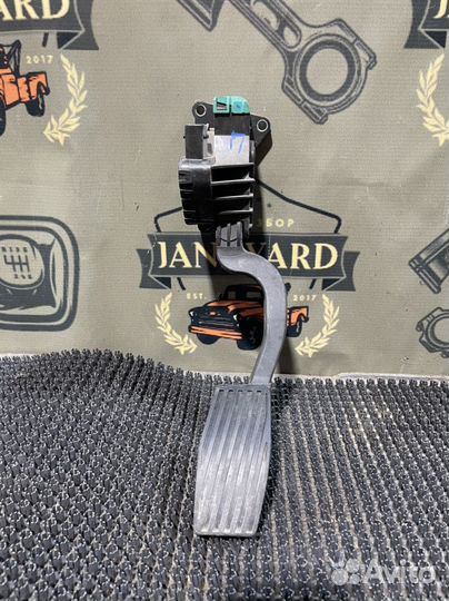 Педаль газа Opel Corsa D