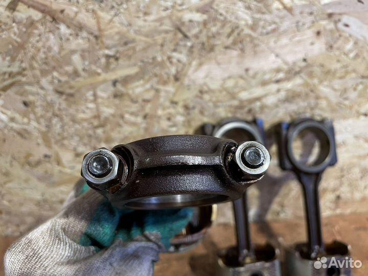 Шатун с поршнем Peugeot Citroen 1.4i KFW TU3JP