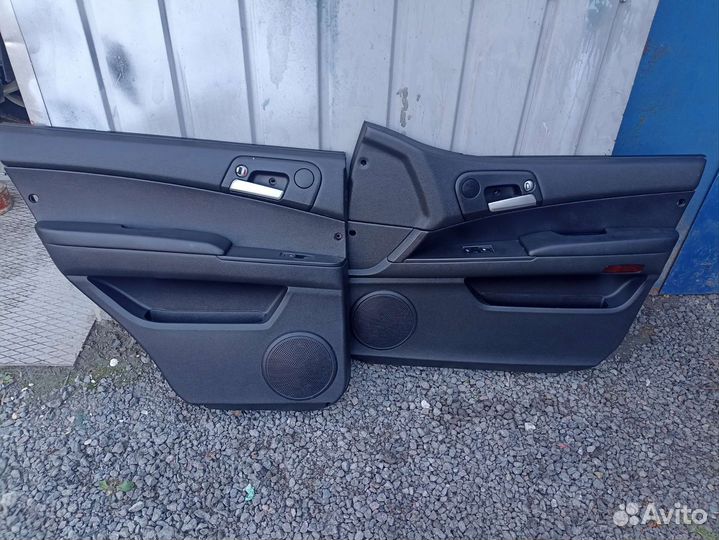 Обшивка двери SsangYong Kyron 05-14г