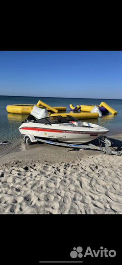 Катер Sea Ray