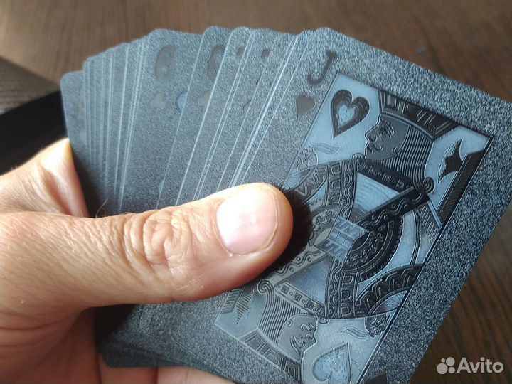 Черные пластиковые игральные карты
