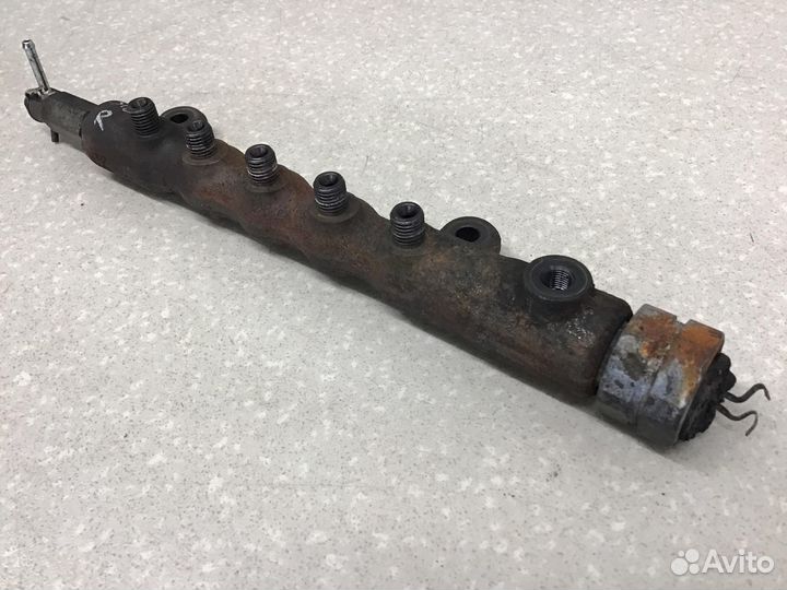 Рейка топливная (рампа) Toyota Land Cruiser (200)