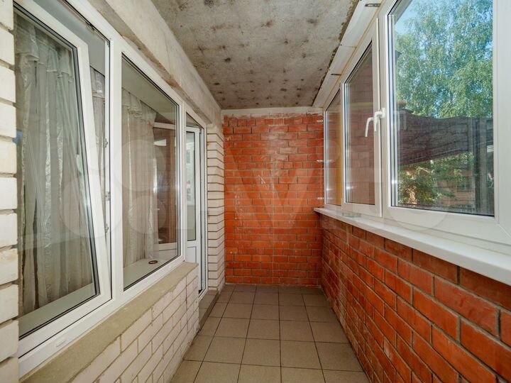 2-к. квартира, 65 м², 1/10 эт.