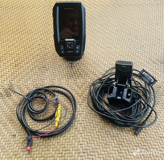 Навигатор Garmin Striker 4