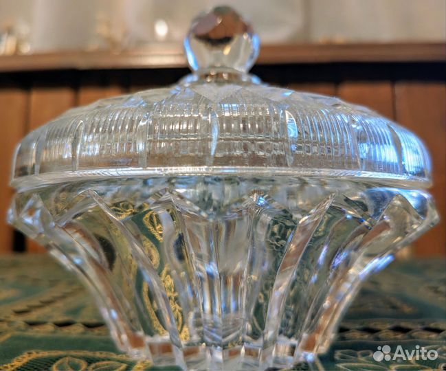 Хрустальная сахарница