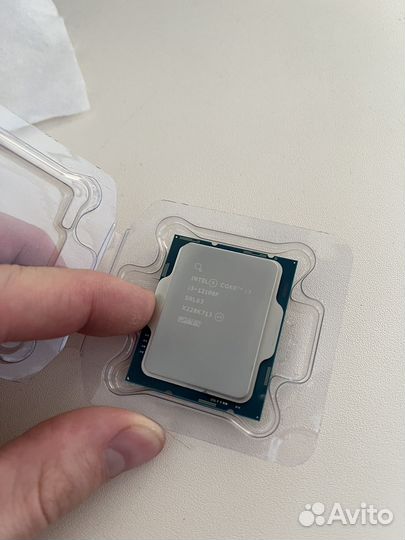 Процессор i3-12100f