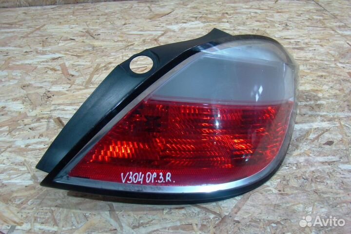 Opel Astra H Фонарь задний правый