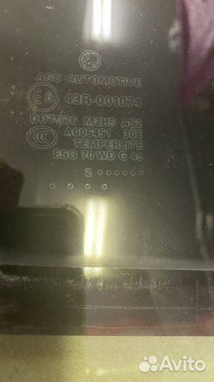 Стекло правое Mercedes GL166